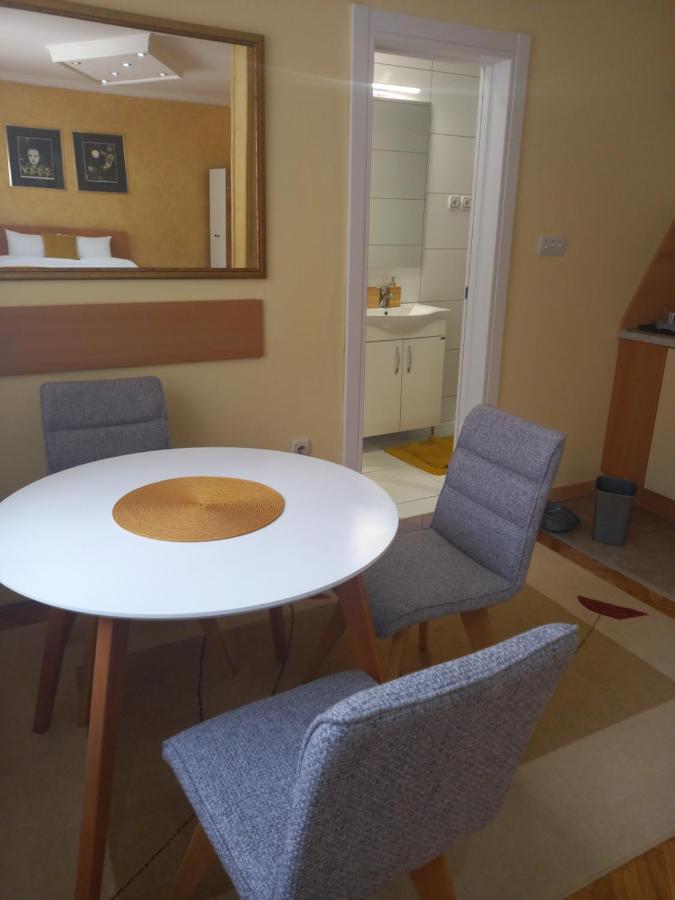 Apartment Leda *